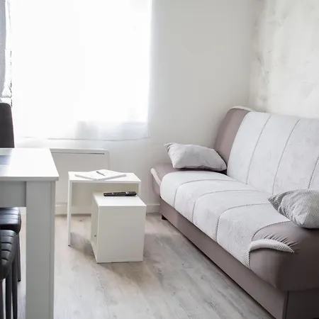 아파트 * Les Aux Etoiles * *